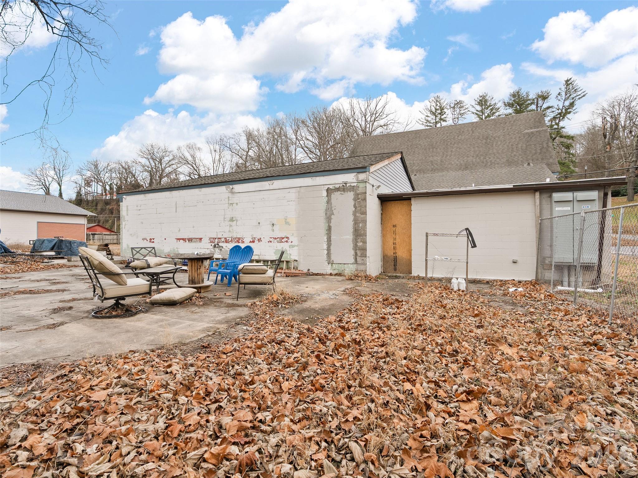 main property photo 18