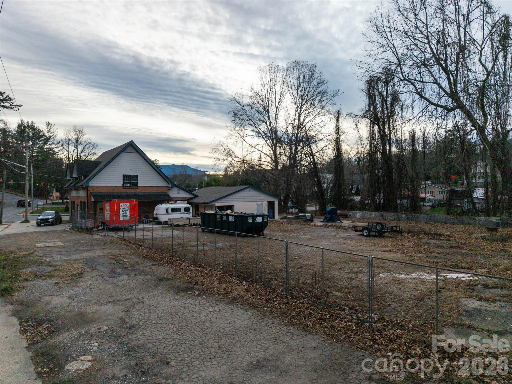 main property photo 25