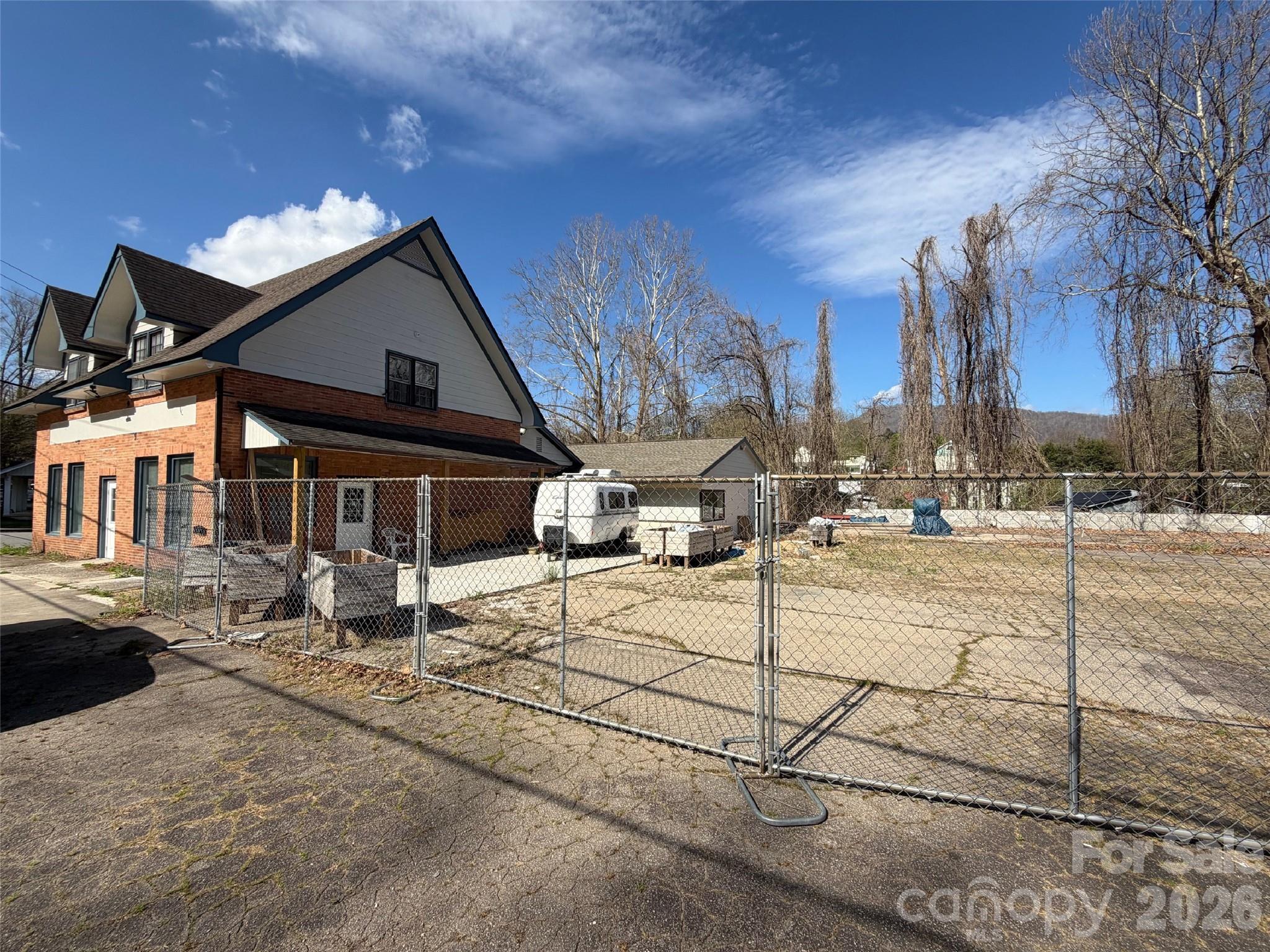 main property photo 34