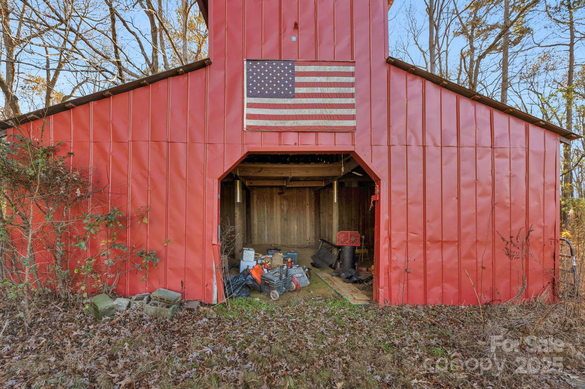 main property photo 9