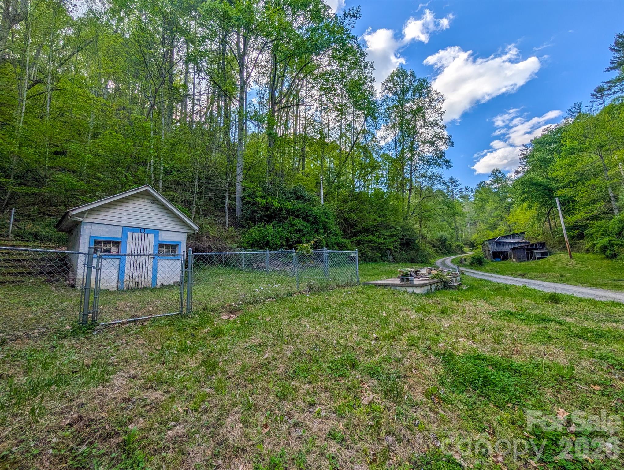 main property photo 28