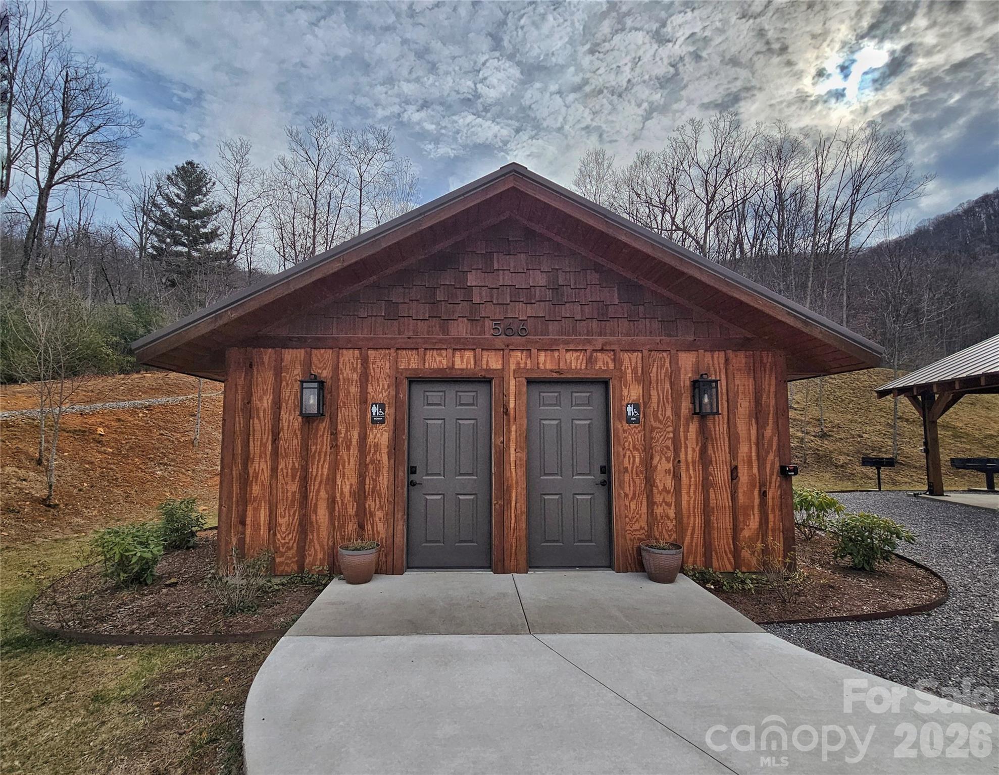 main property photo 18
