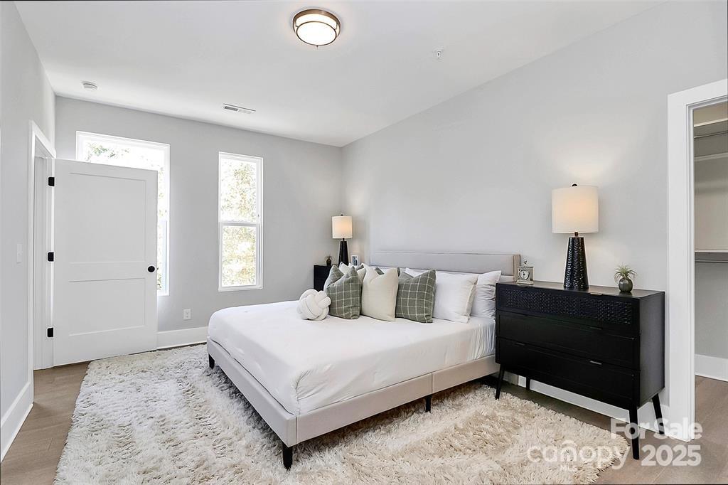 property viewer photo 16