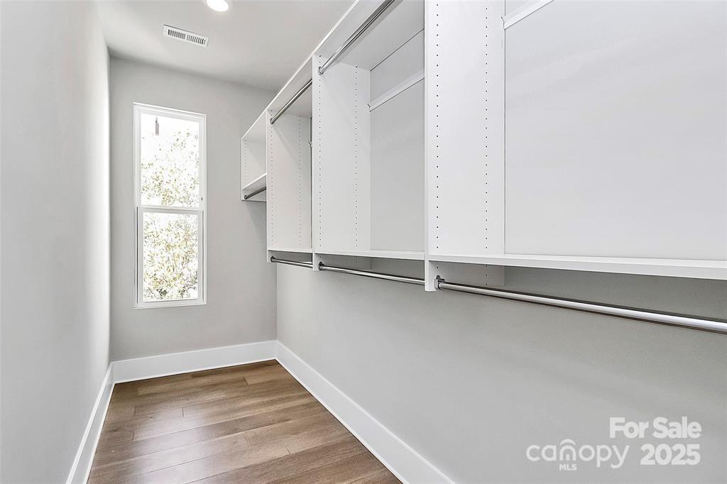 property viewer photo 18