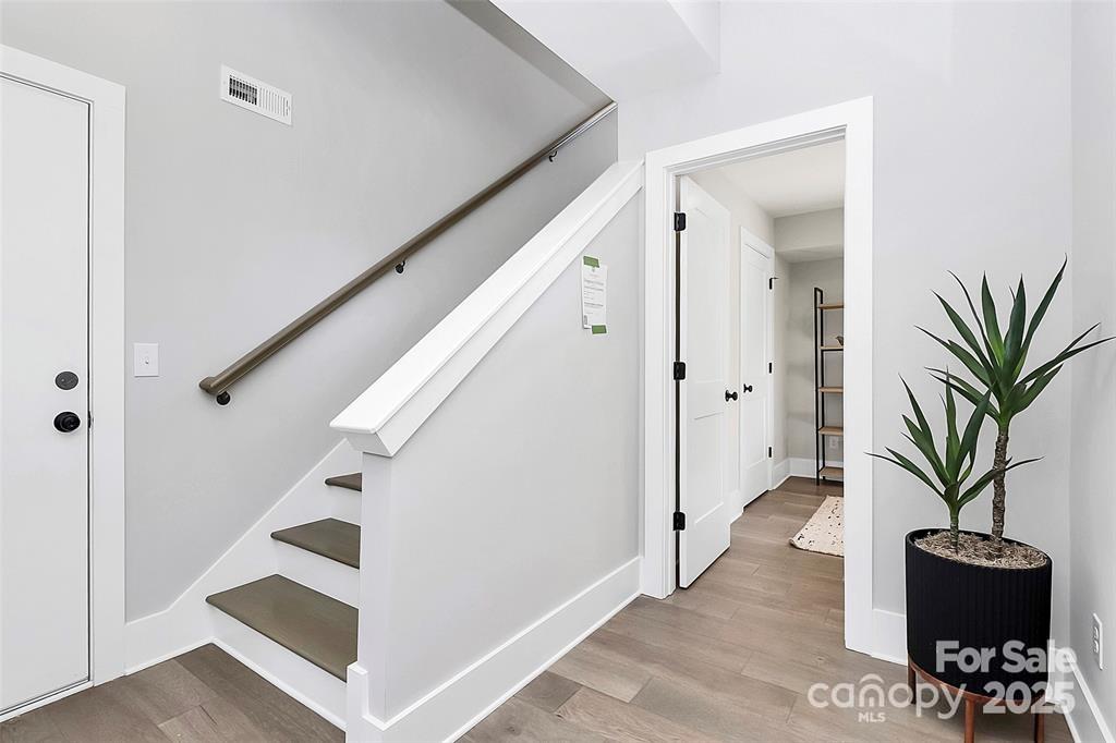 property viewer photo 21