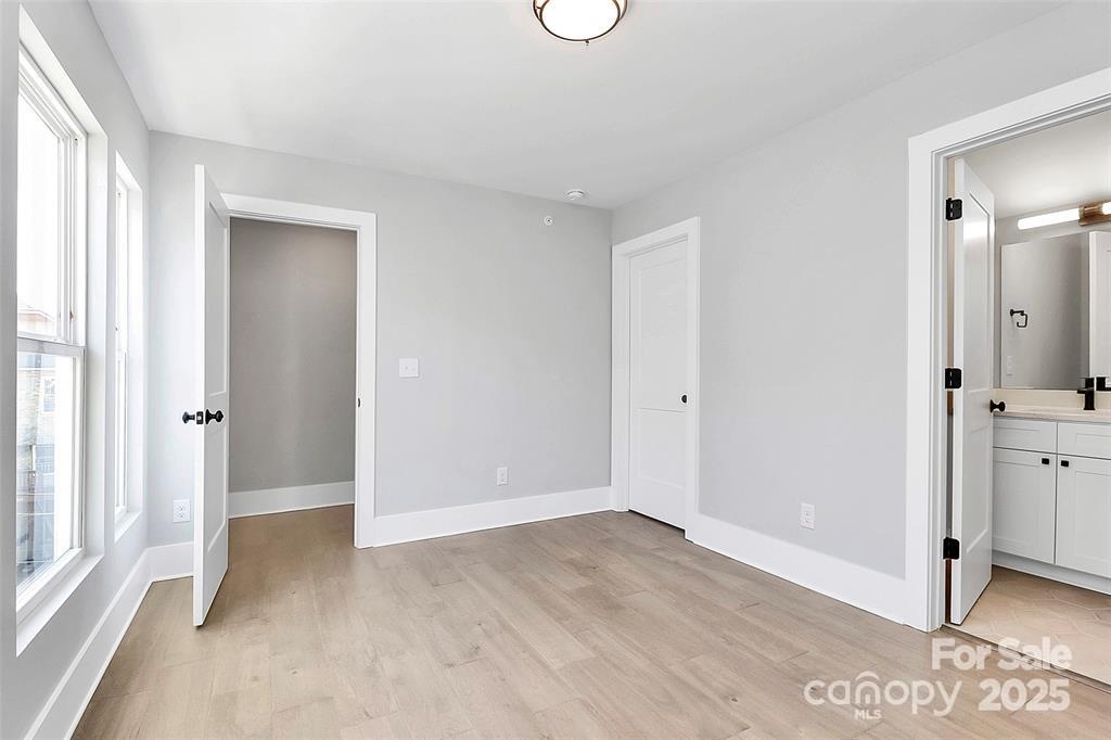 property viewer photo 25