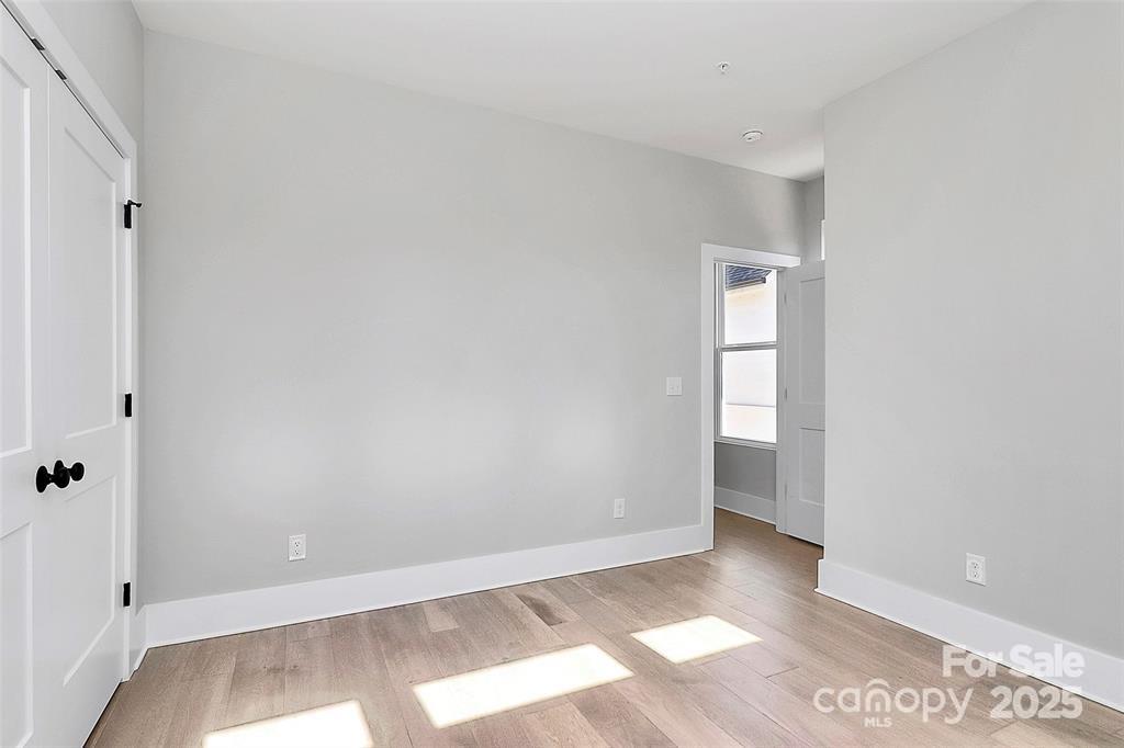 property viewer photo 29