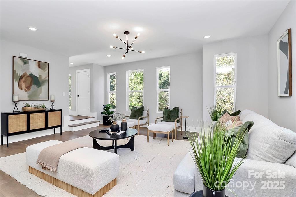 property viewer photo 3