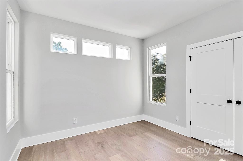 property viewer photo 30