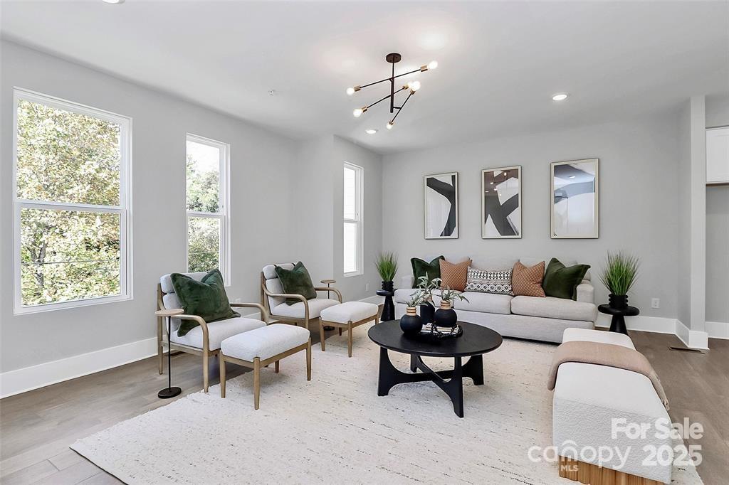 property viewer photo 4