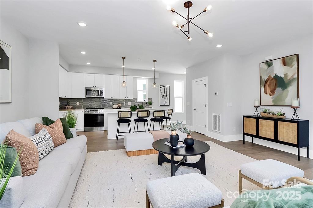 property viewer photo 5