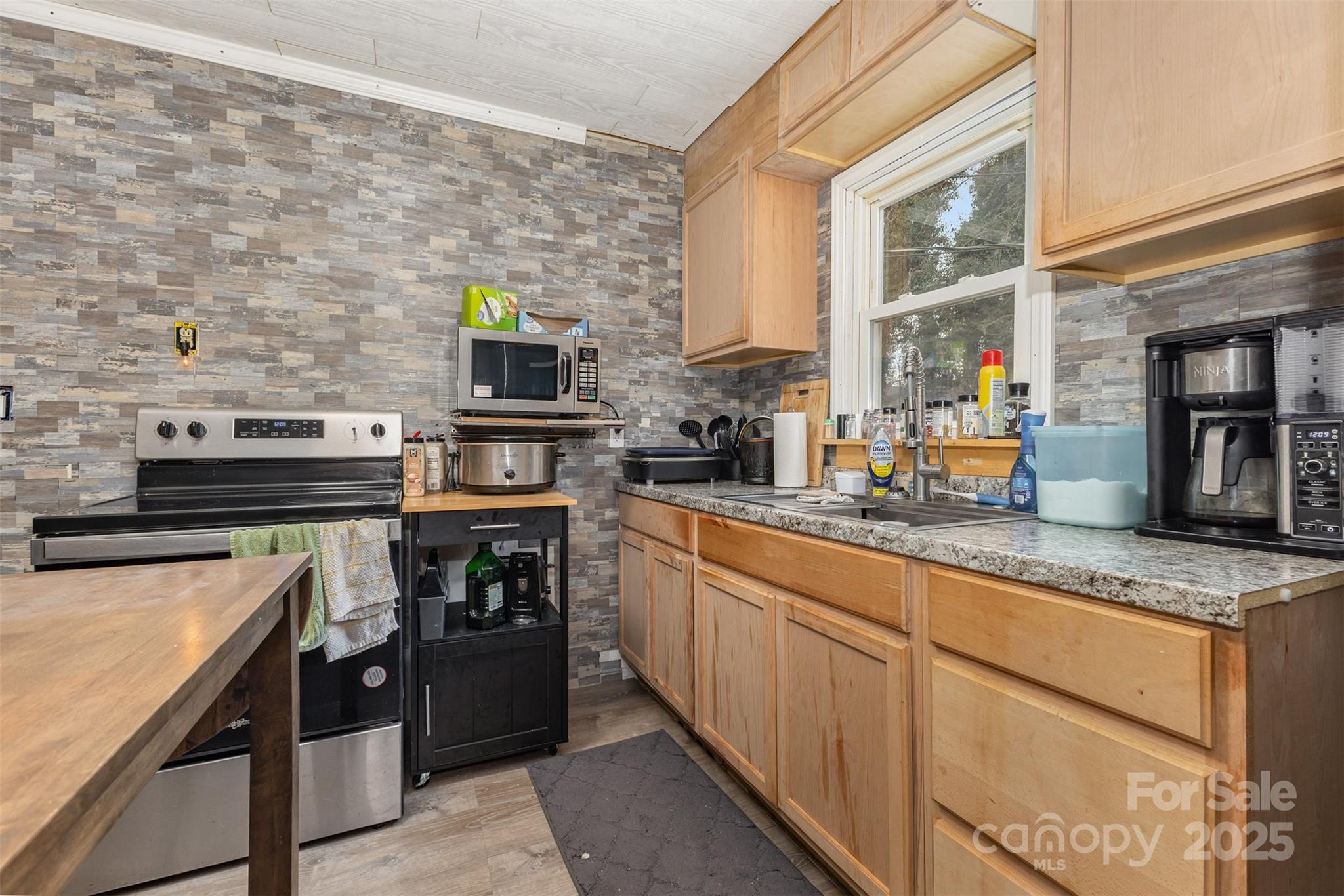 property viewer photo 9