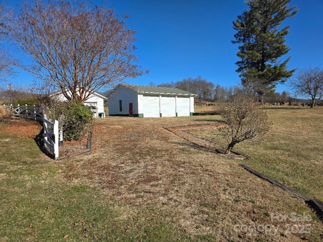 main property photo 41