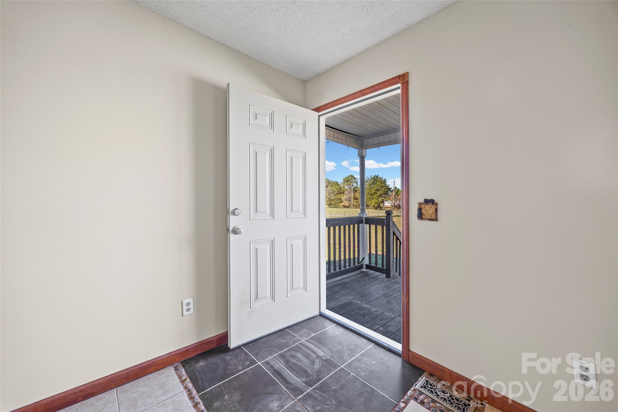 property viewer photo 1
