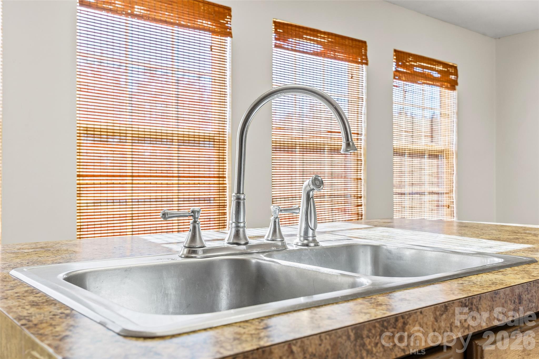 property viewer photo 10