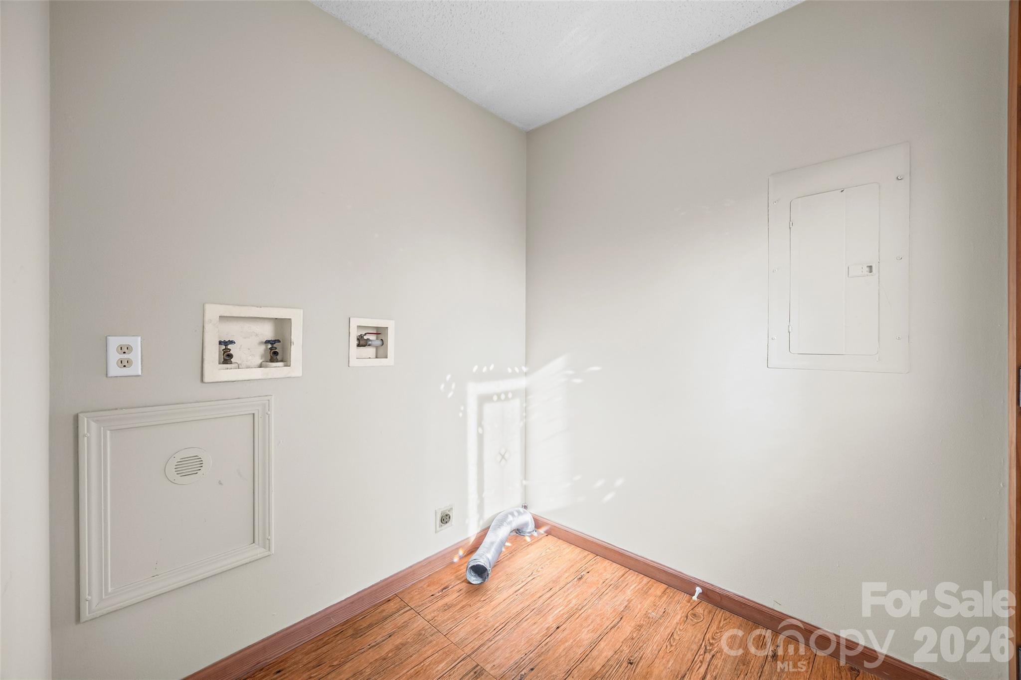 property viewer photo 11