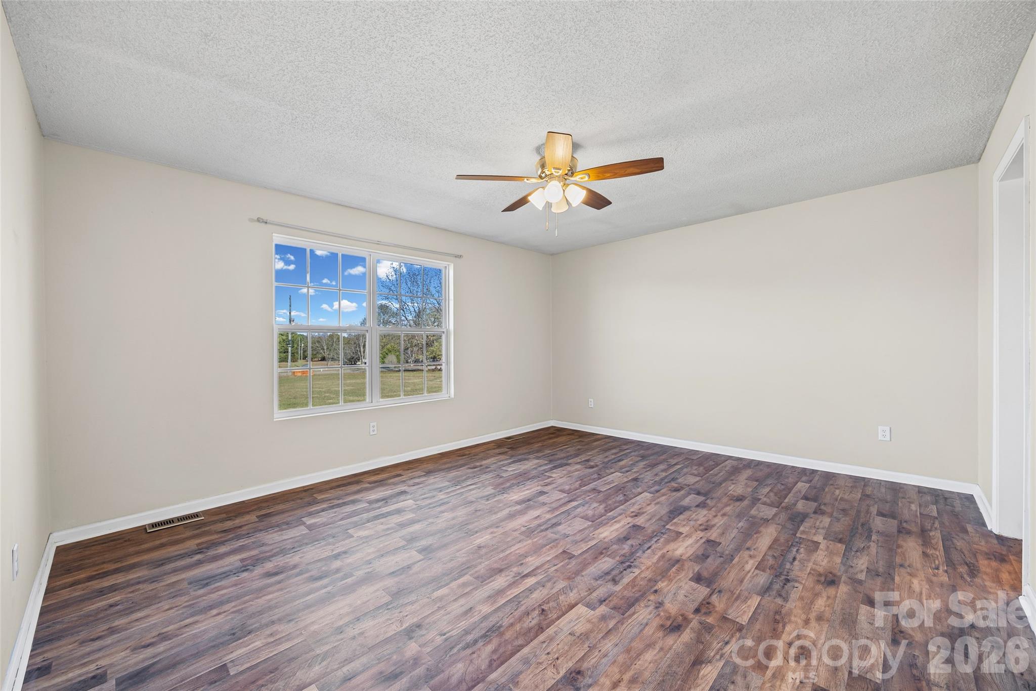property viewer photo 12