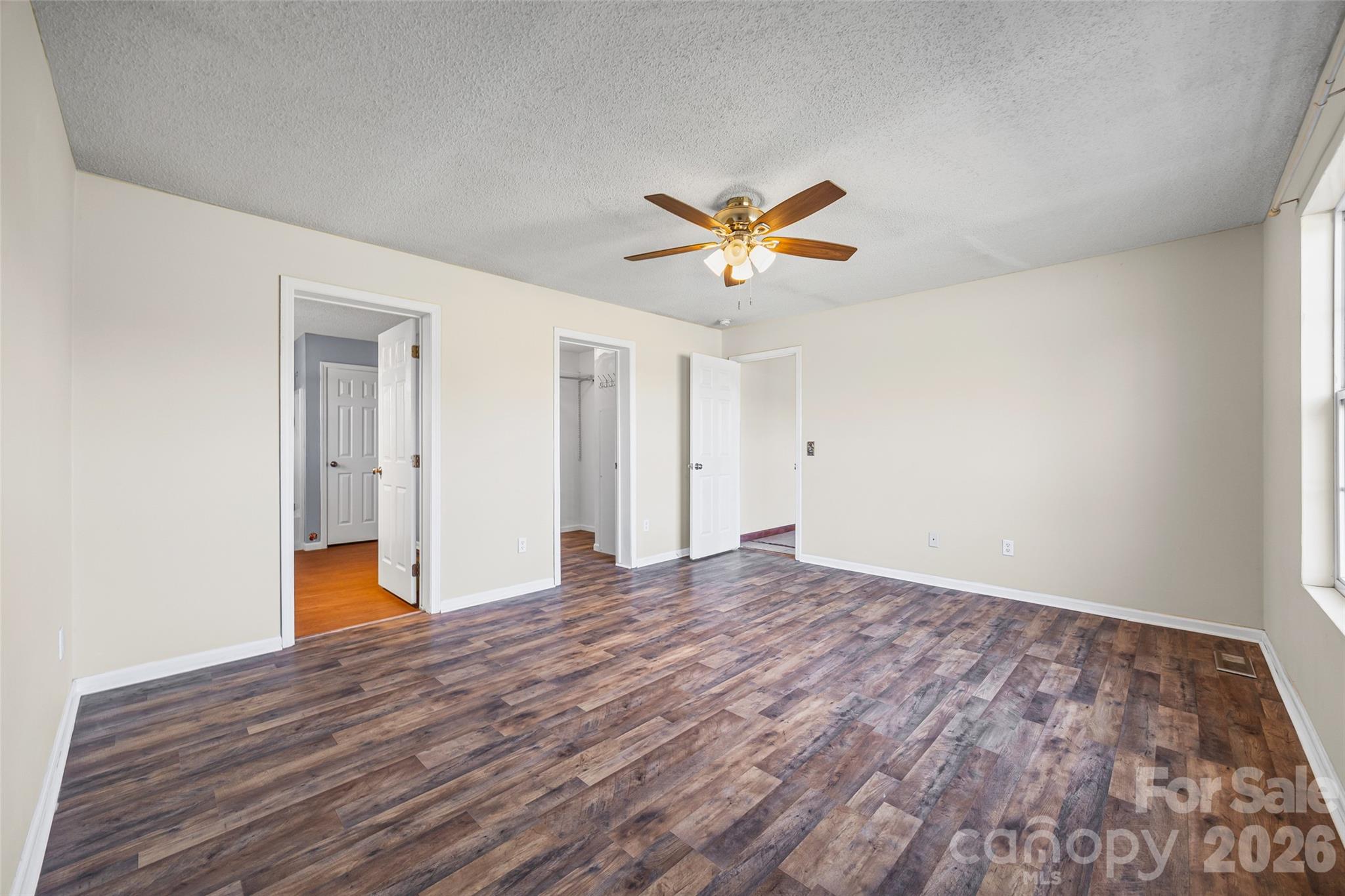 property viewer photo 13