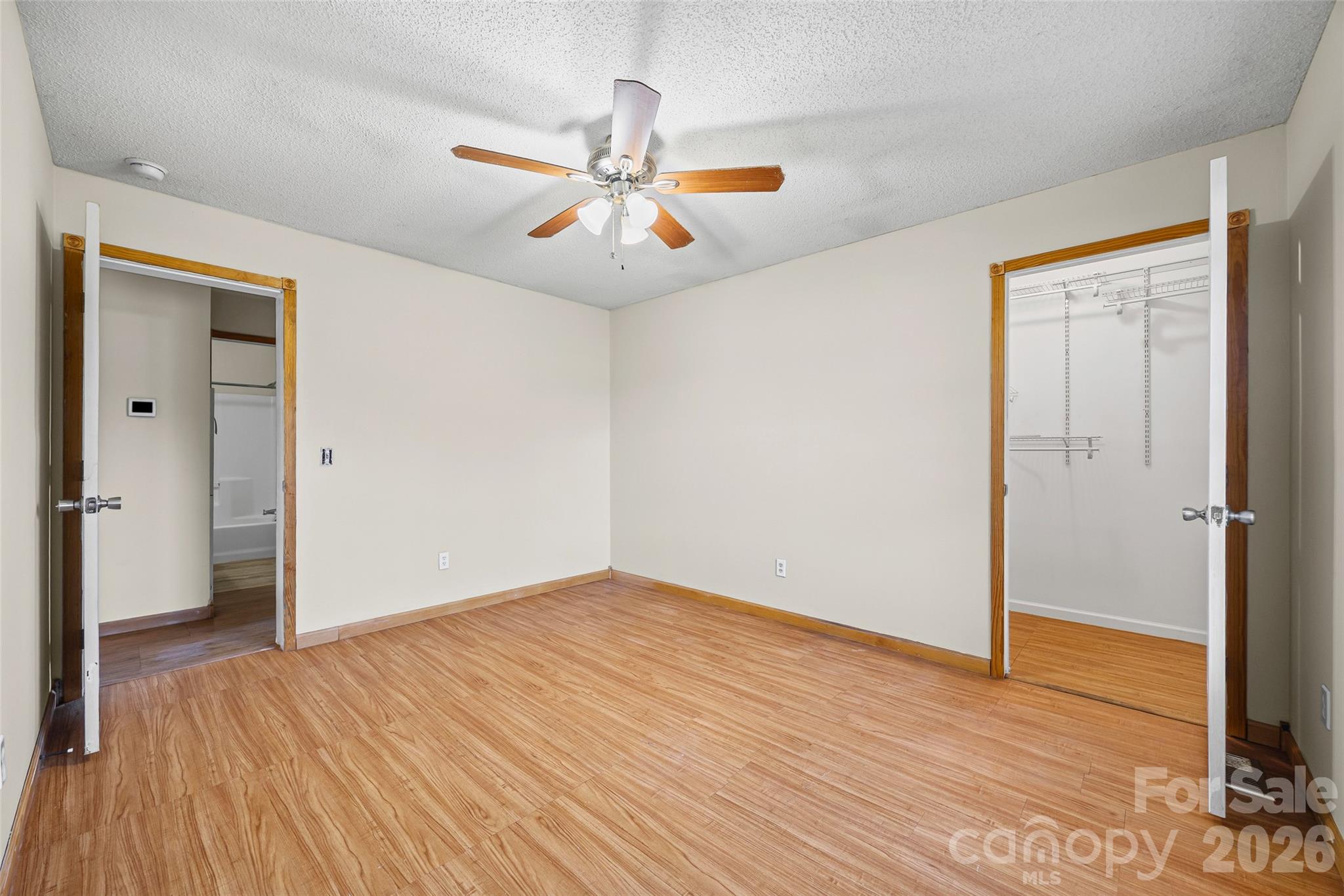 property viewer photo 17