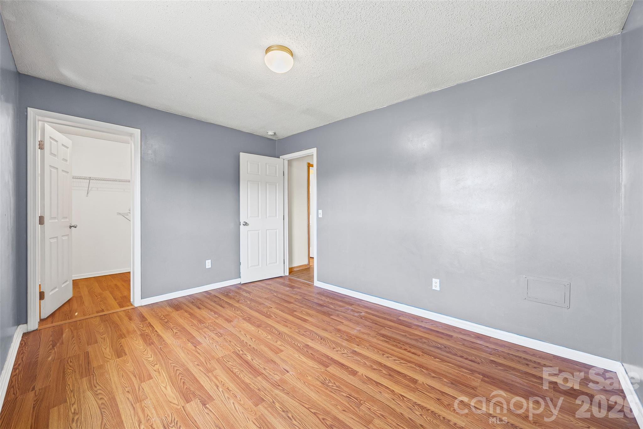 property viewer photo 19