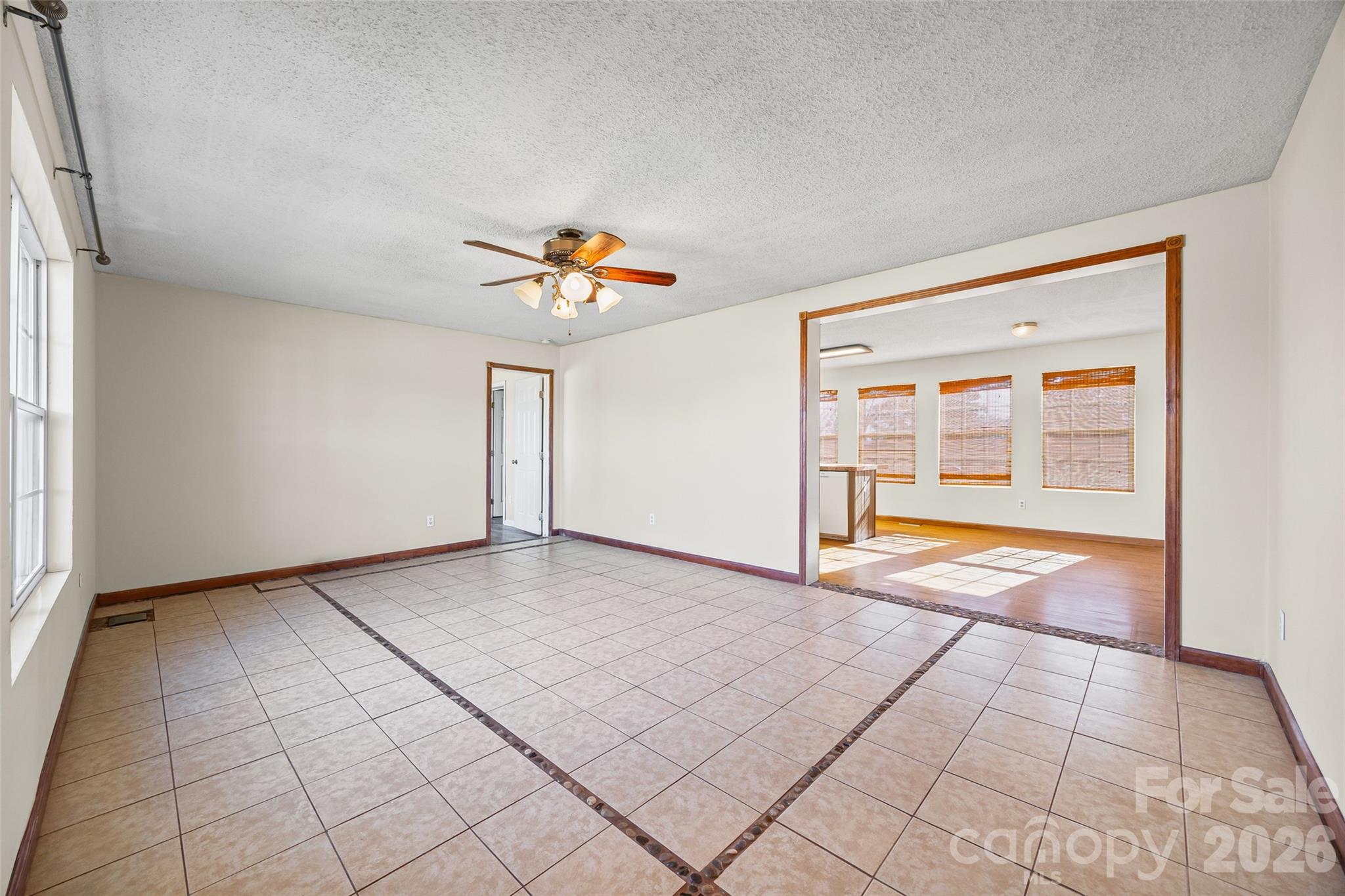 property viewer photo 2