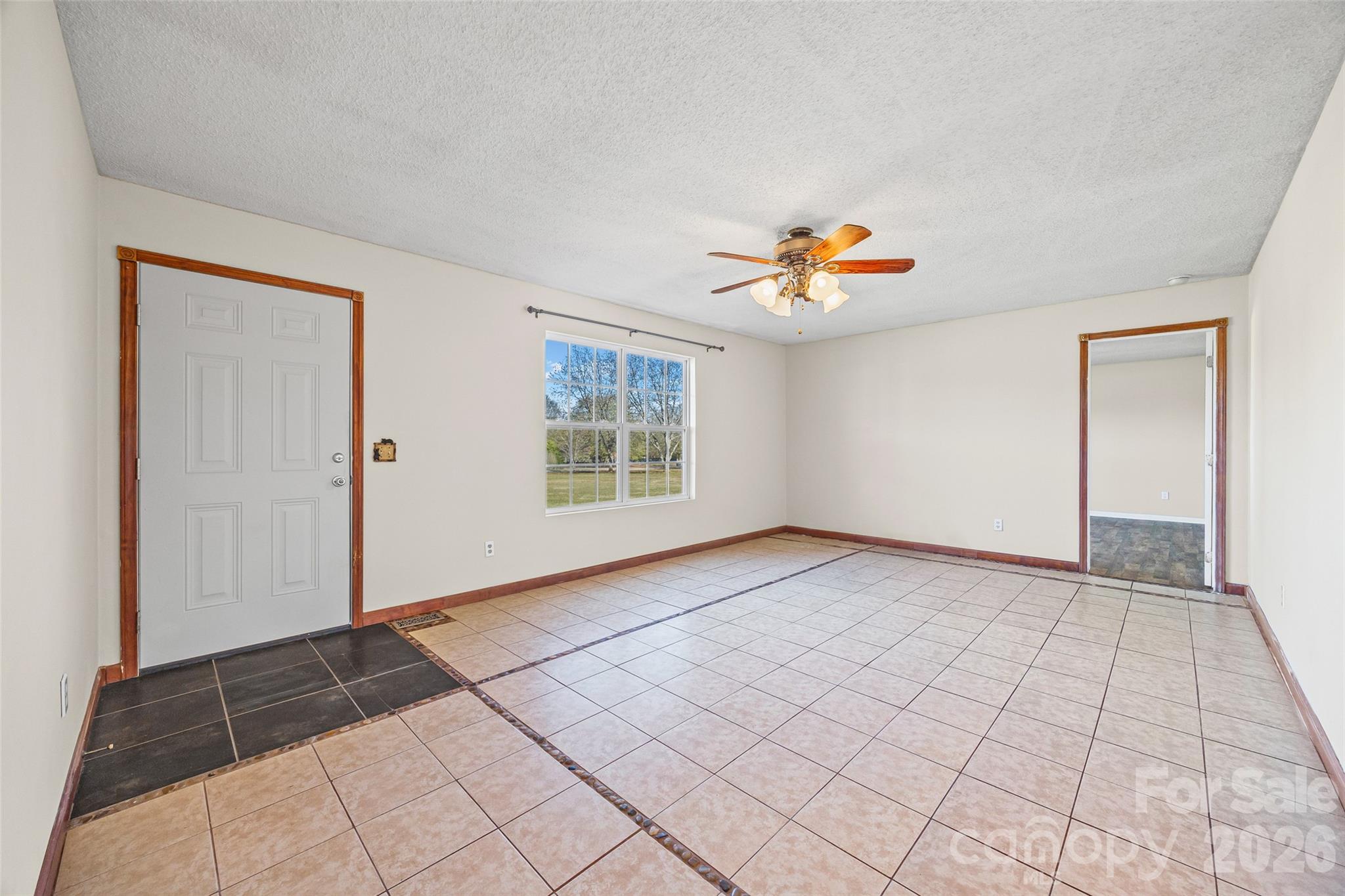 property viewer photo 4