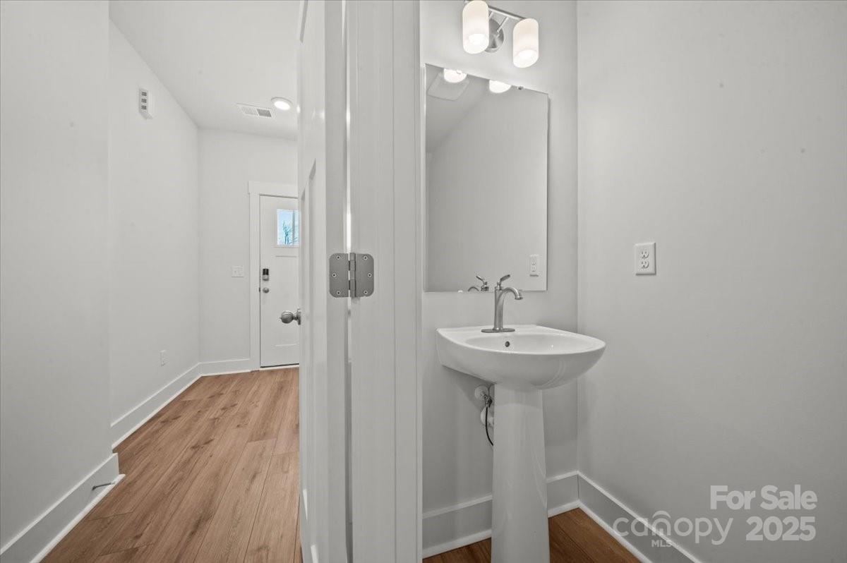 property viewer photo 11