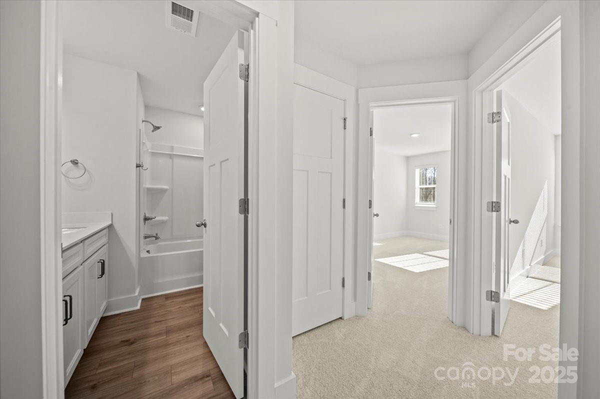 property viewer photo 12
