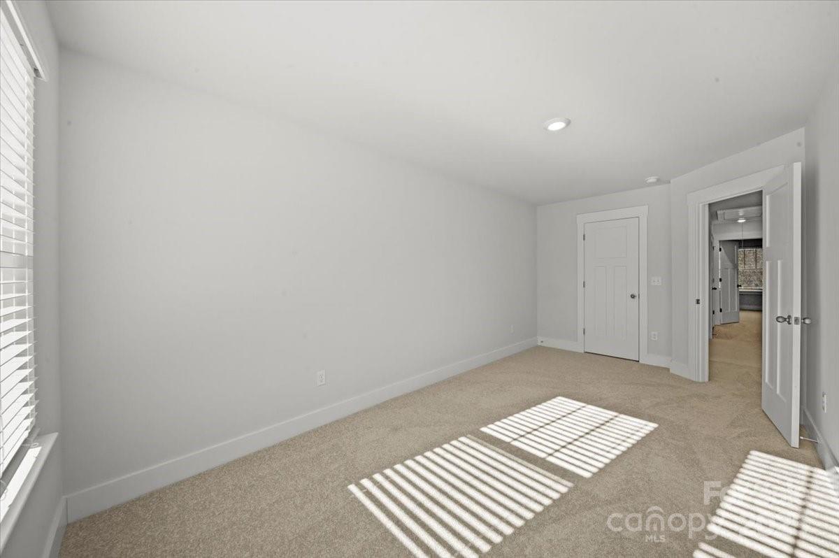 property viewer photo 17