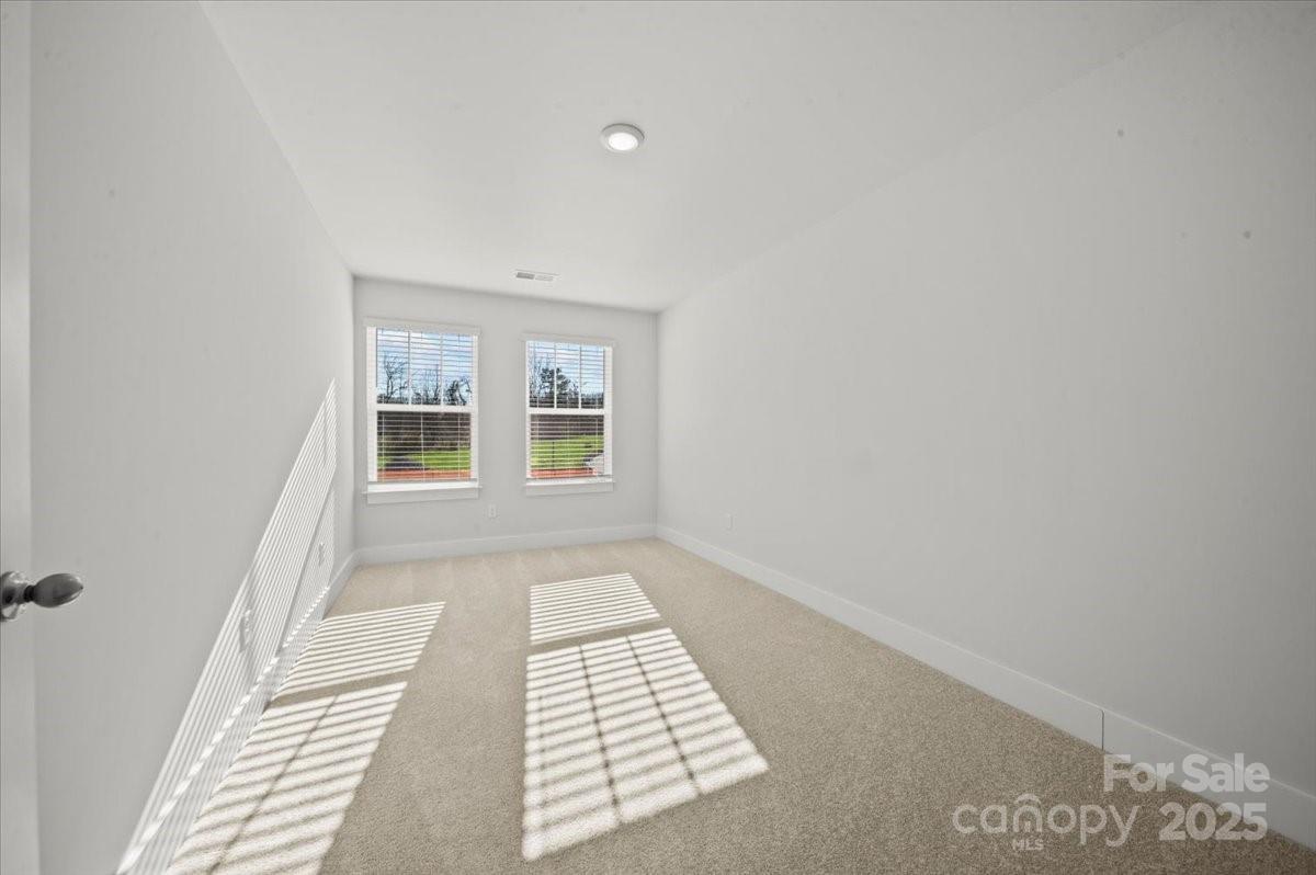 property viewer photo 18
