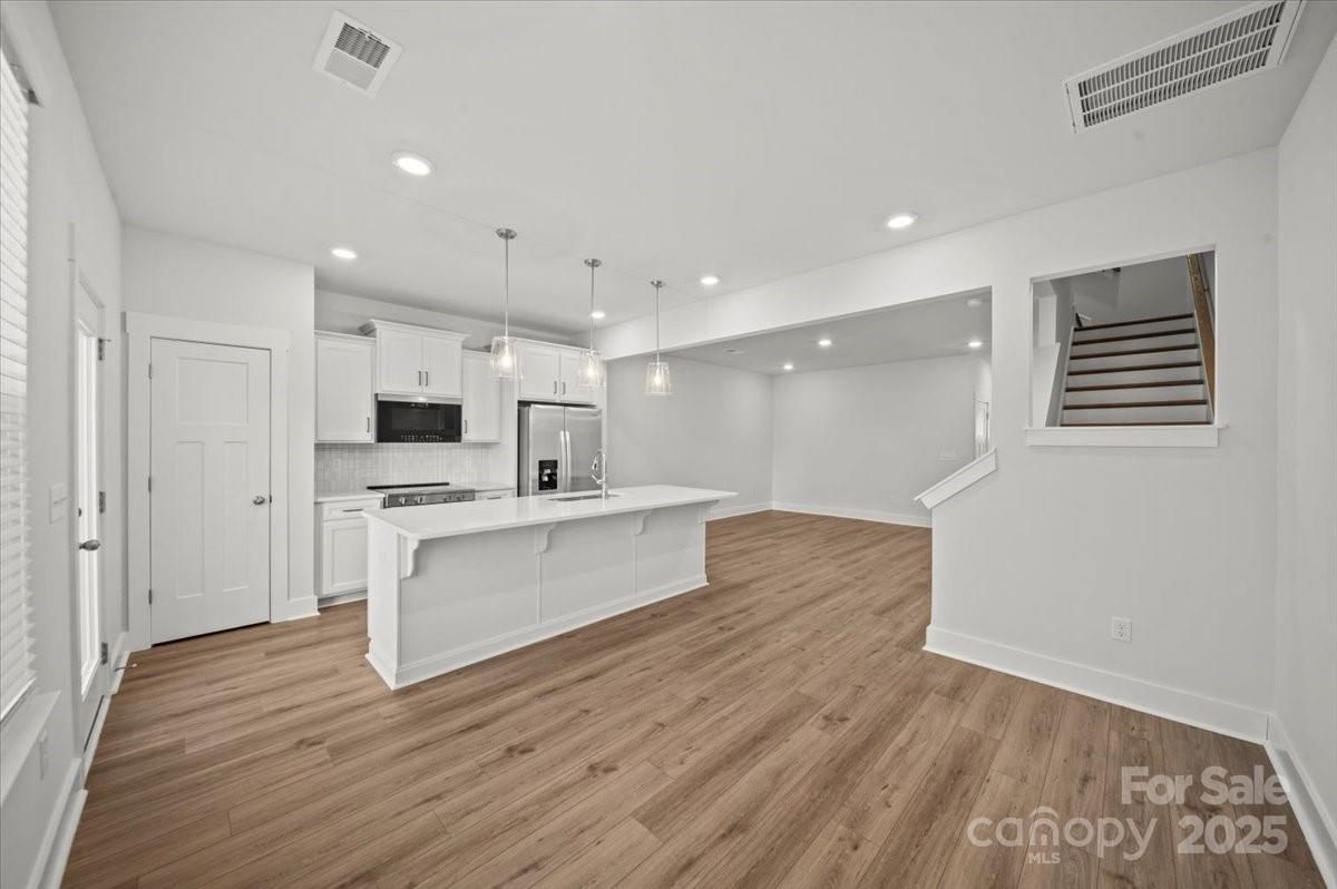 property viewer photo 2