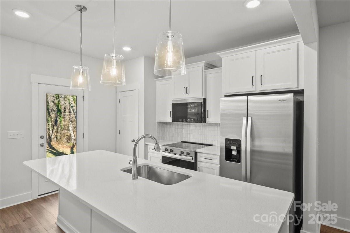 property viewer photo 3