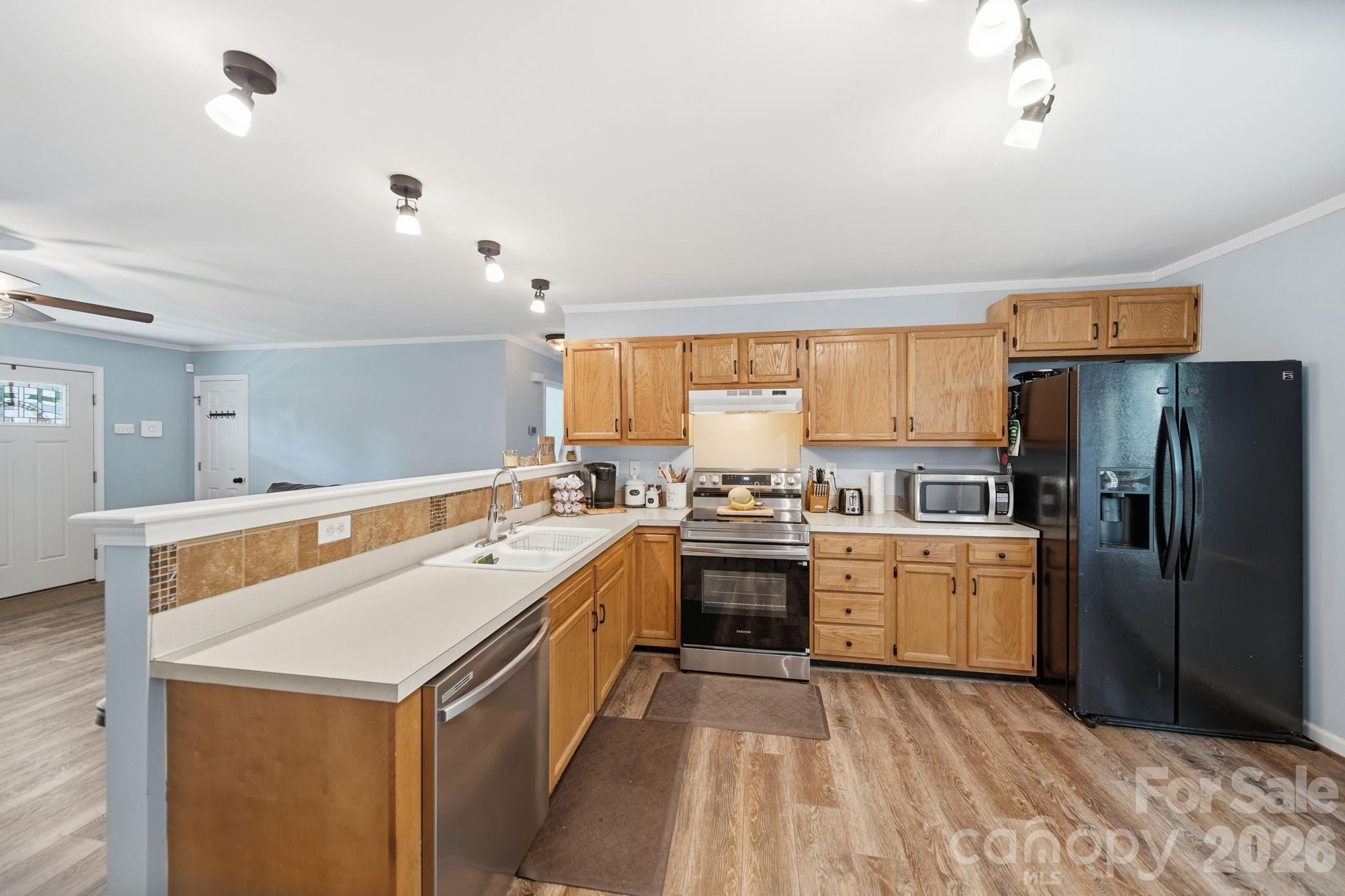 main property photo 10
