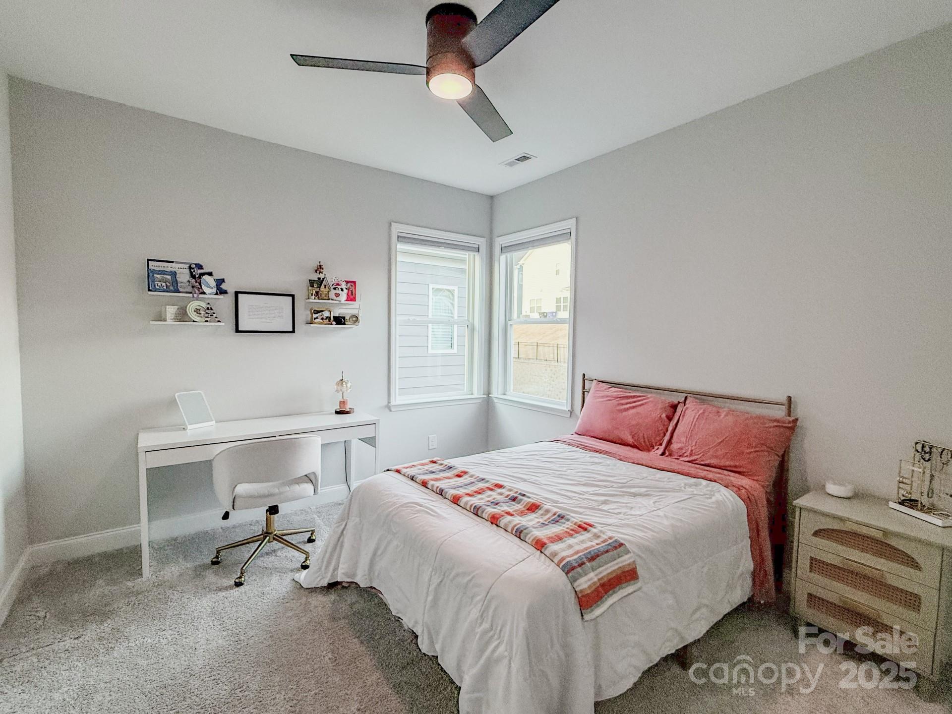property viewer photo 18