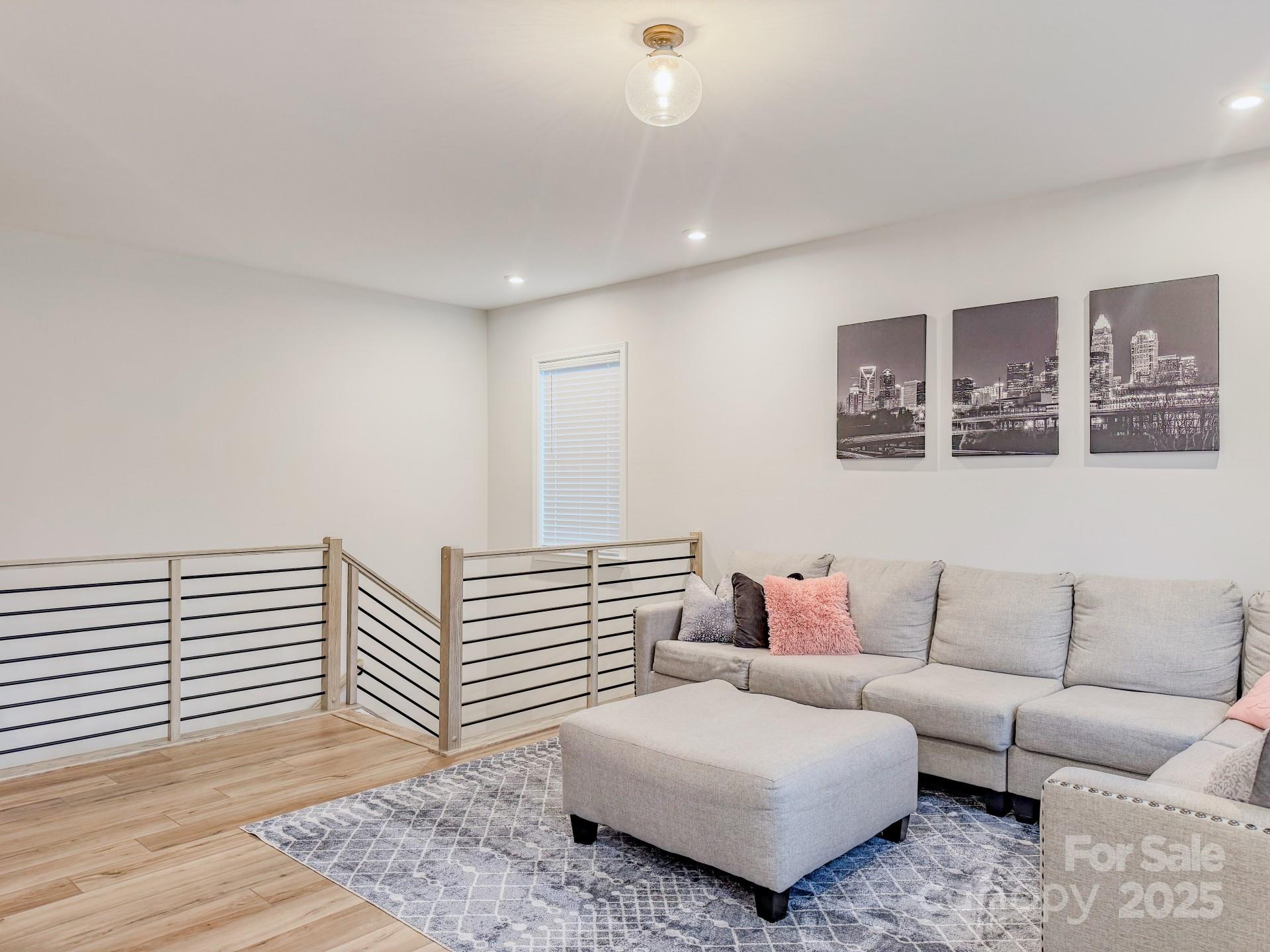 property viewer photo 20