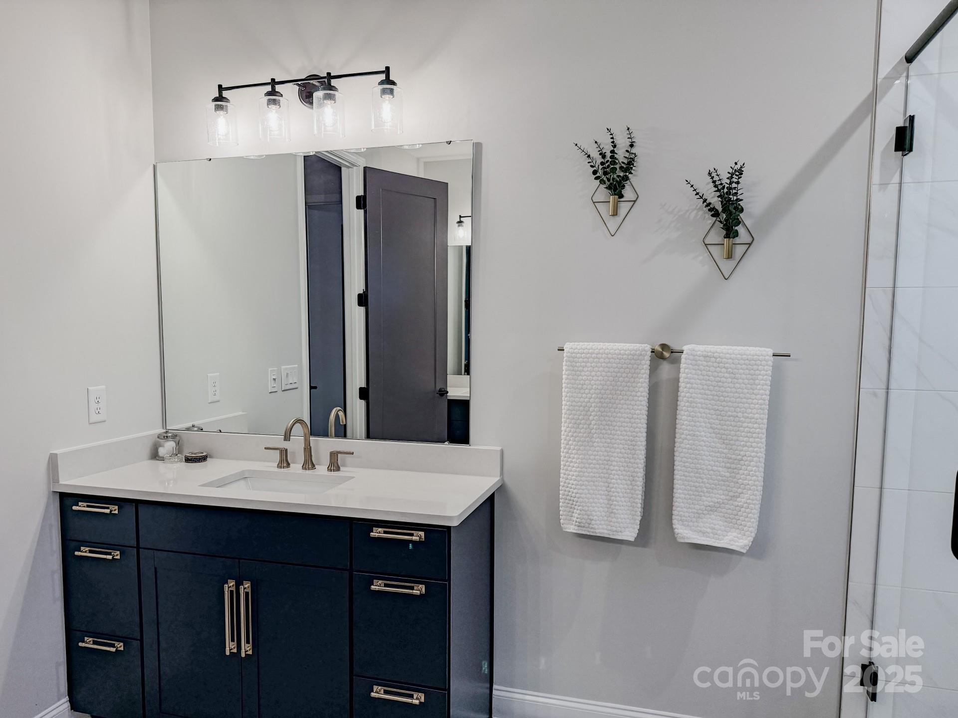 property viewer photo 24