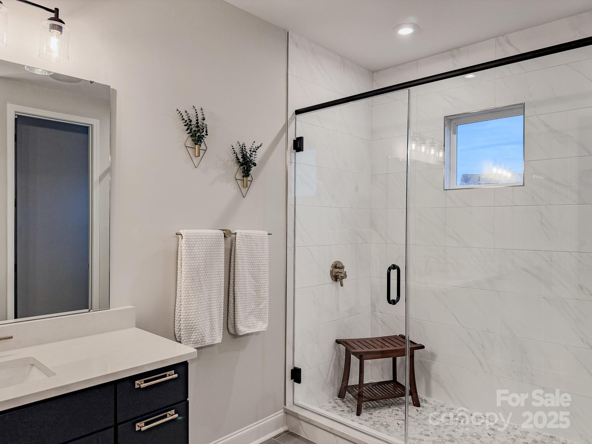 property viewer photo 25