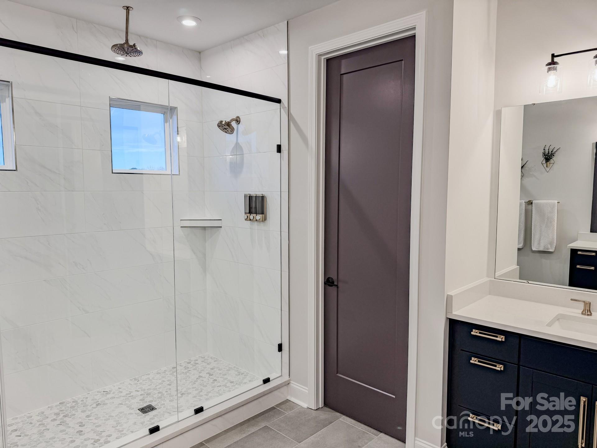 property viewer photo 26