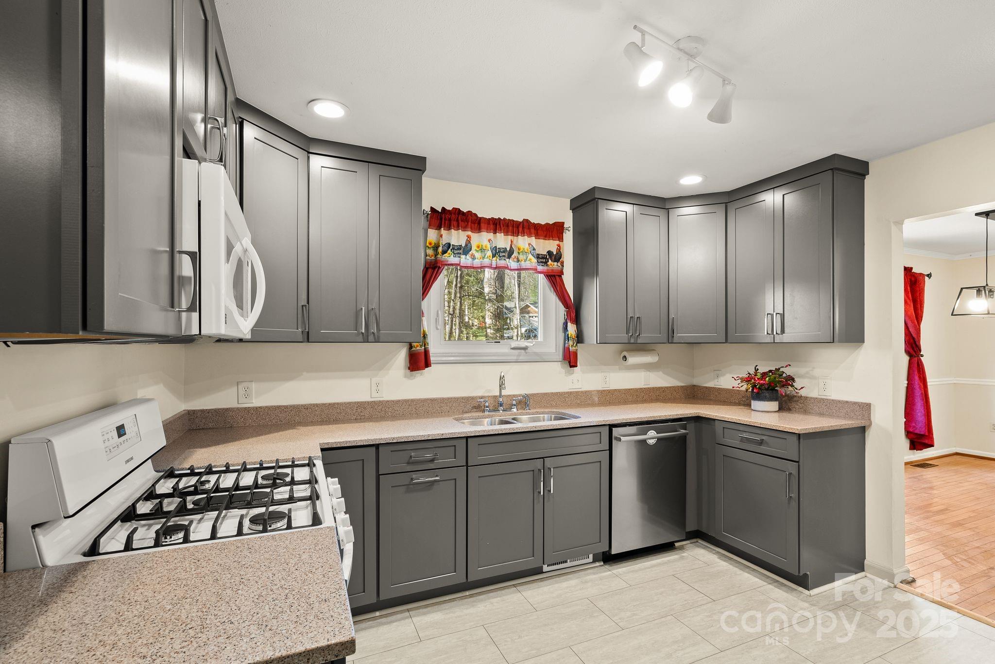 property viewer photo 11