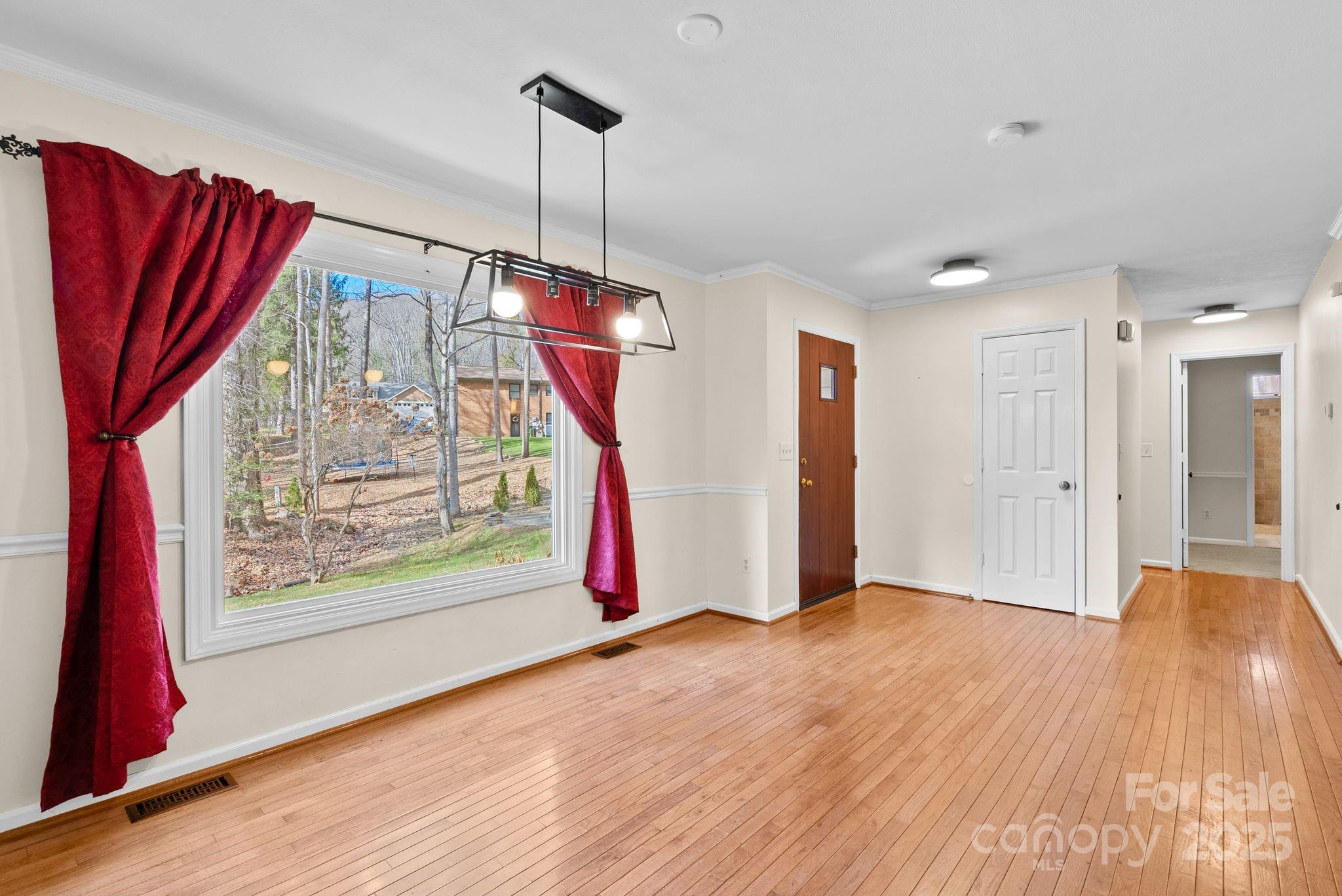 property viewer photo 9