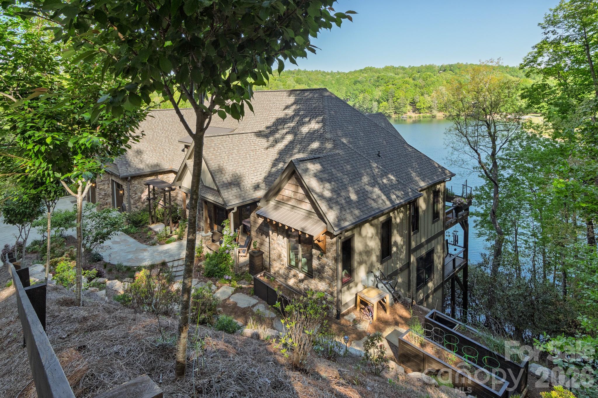 main property photo 9