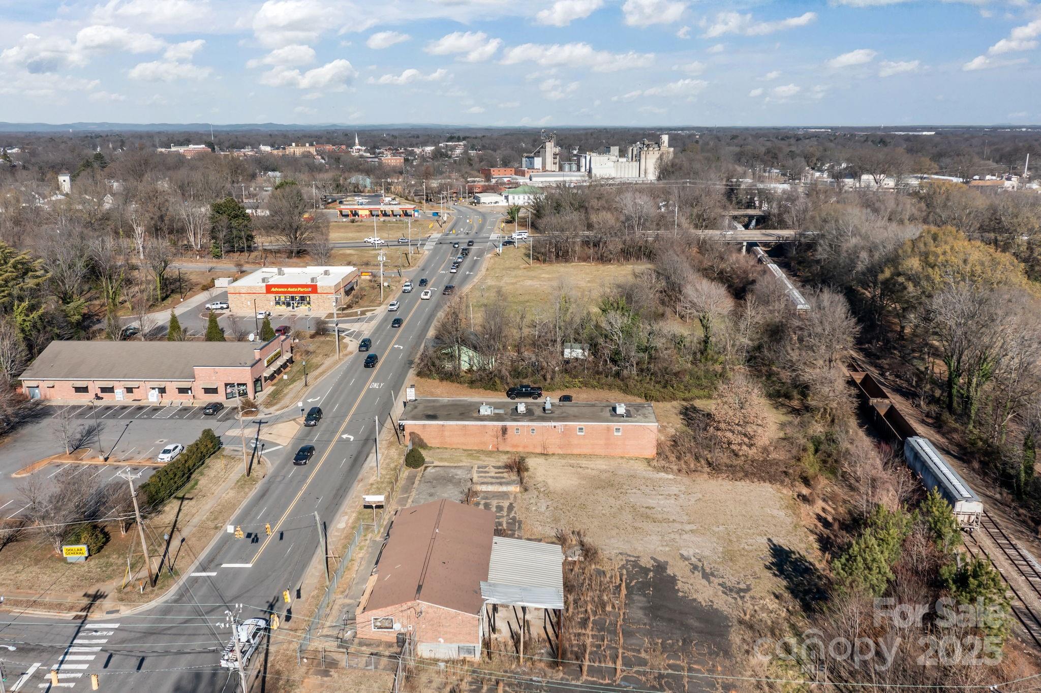 main property photo 40