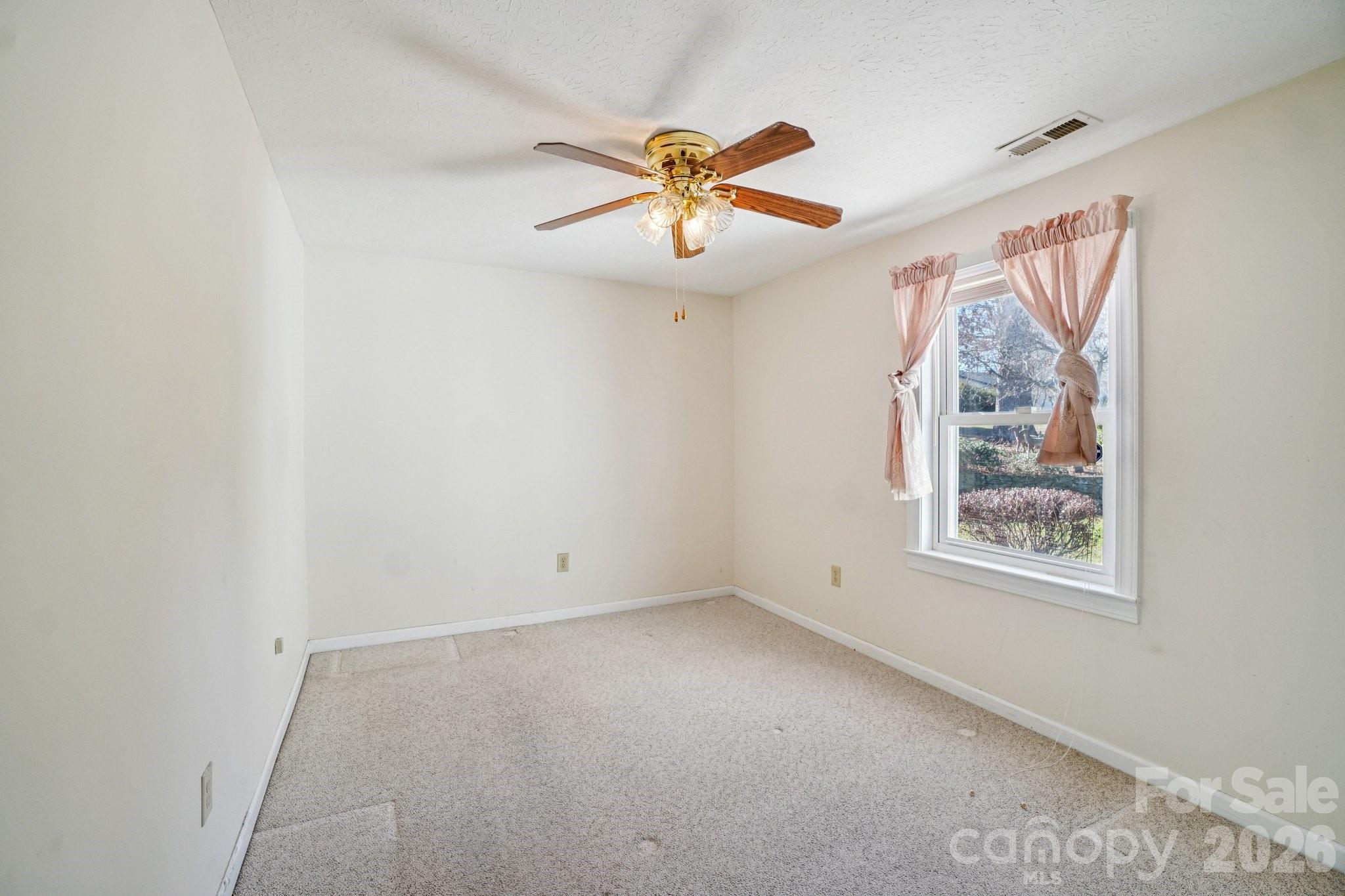 property viewer photo 19
