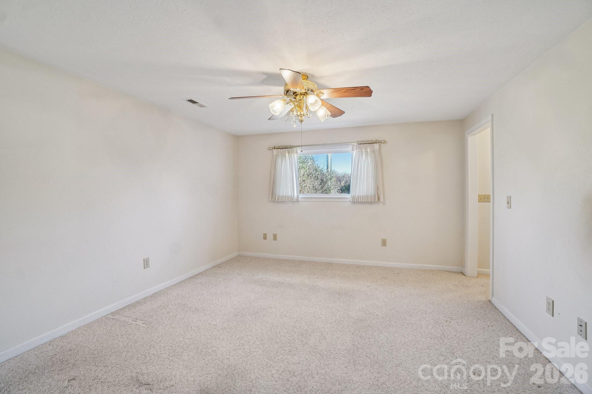 property viewer photo 8