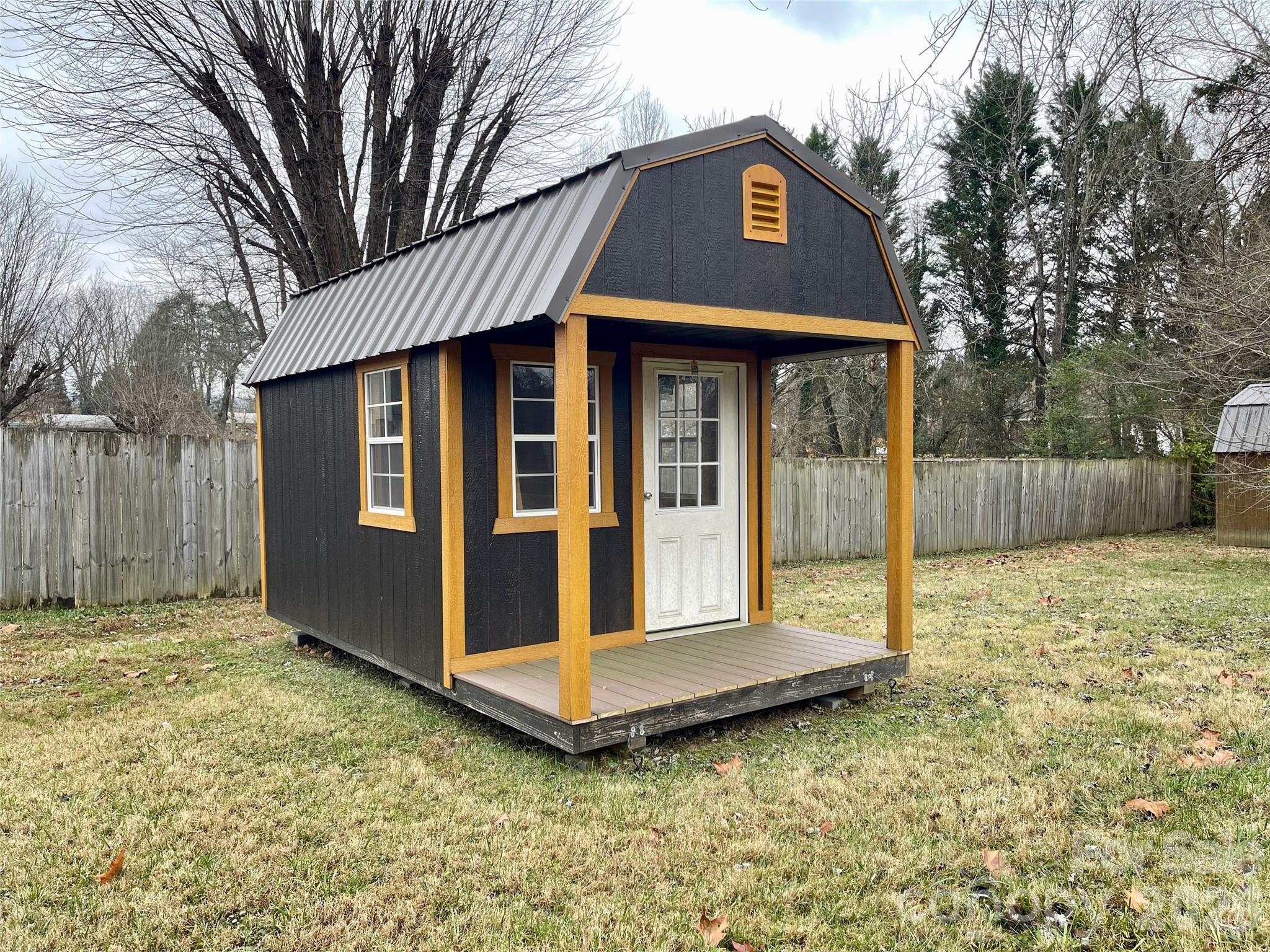 main property photo 40