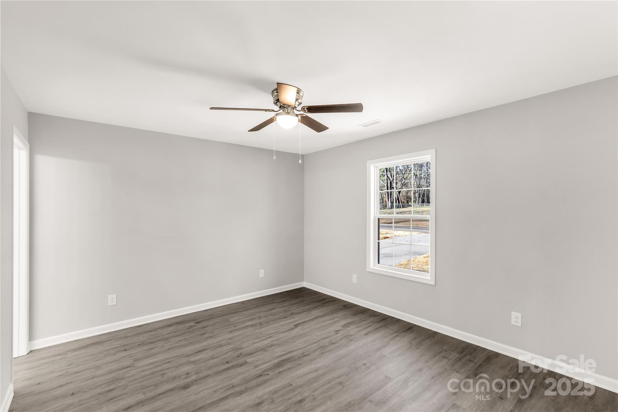 property viewer photo 16