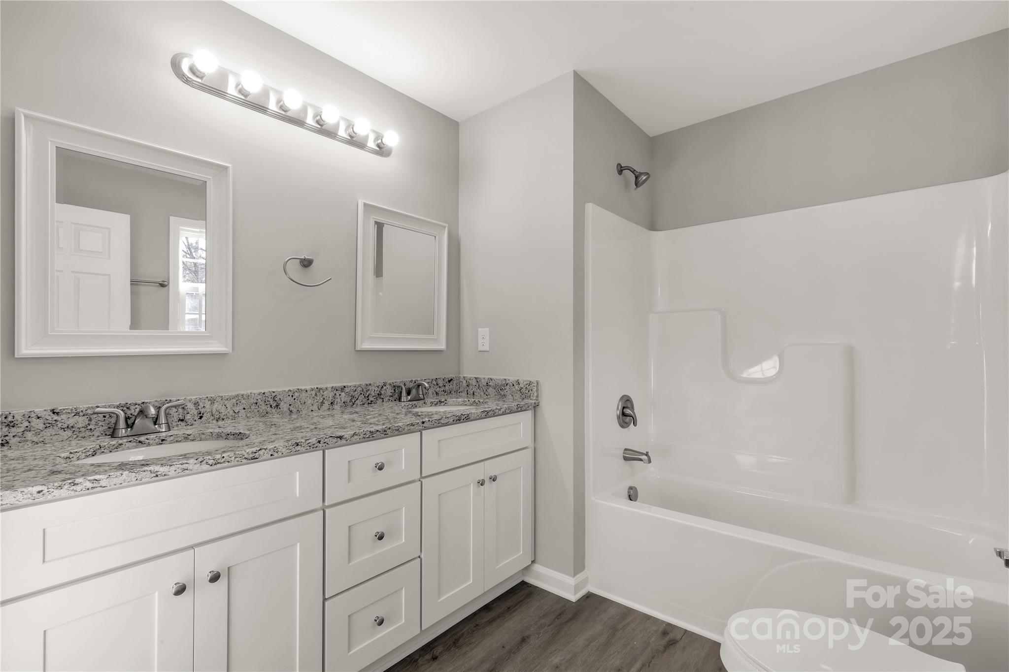 property viewer photo 18