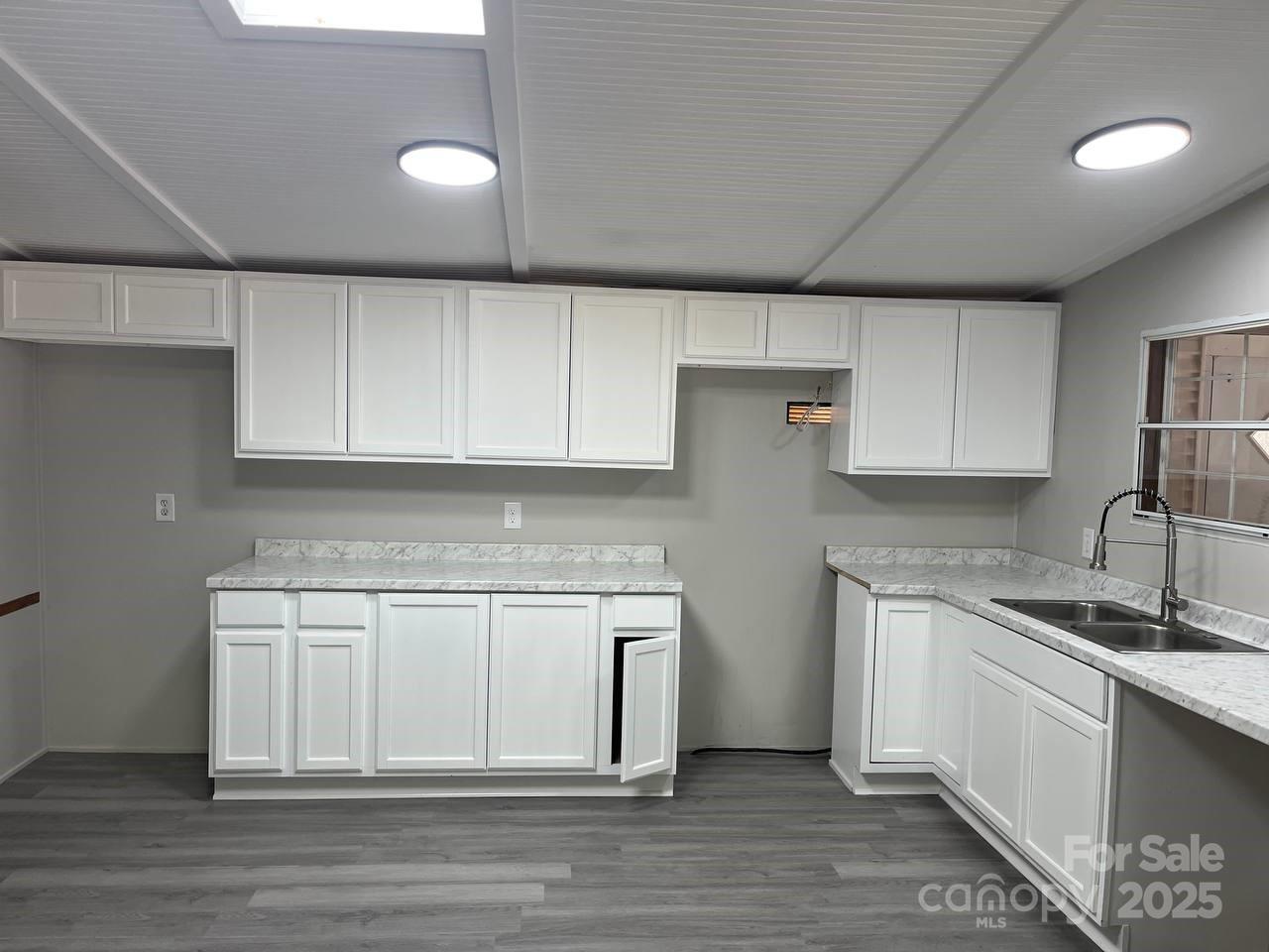 property viewer photo 13