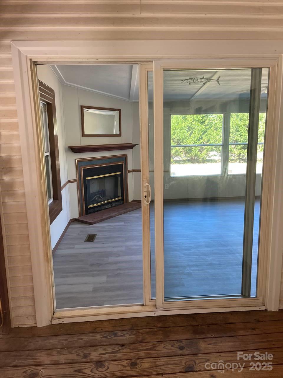 property viewer photo 4