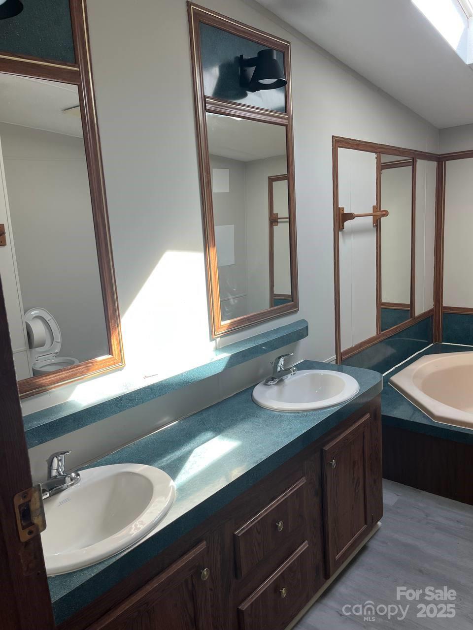property viewer photo 6